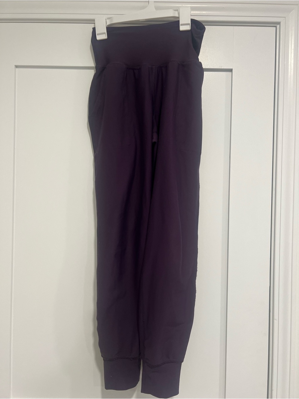 Old Navy High-Rise Jogger Pants in Deep Plum size XS
